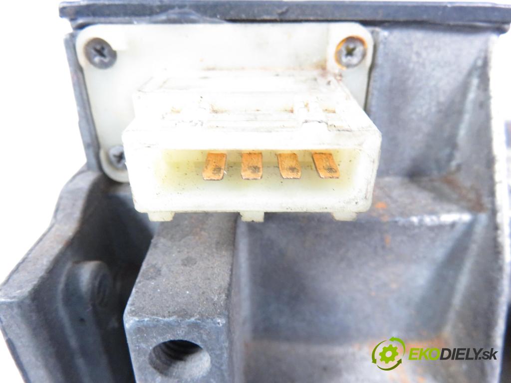 AUDI 80 (8C, B4) SEDAN 1994 66,00 1.9 TDI - 1Z 1896,00 váha vzduchu vzduchu 0281002072 ; 028906301