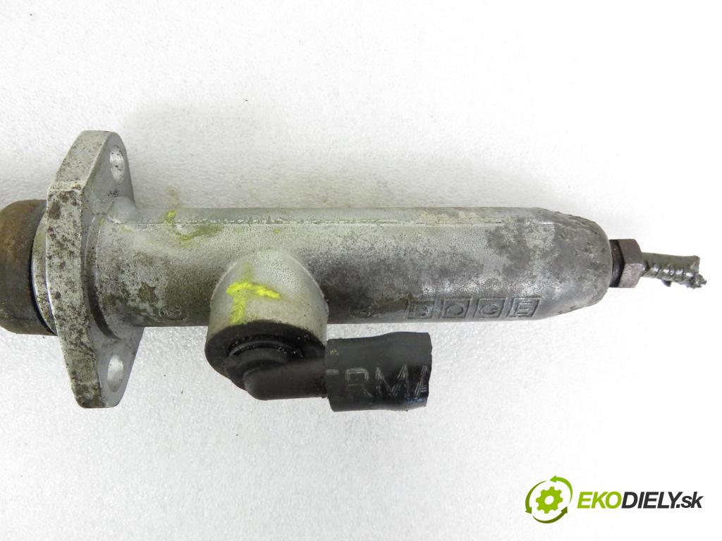 AUDI 80 (8C, B4) SEDAN 1994 66,00 1.9 TDI - 1Z 1896,00 pumpa spojky 893721401D