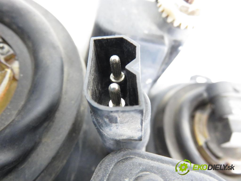 BMW 3 (E36) SEDAN 1995 141,00 325 i - M50 B25 (256S1) 2494,00 Svetlo LP 14761300