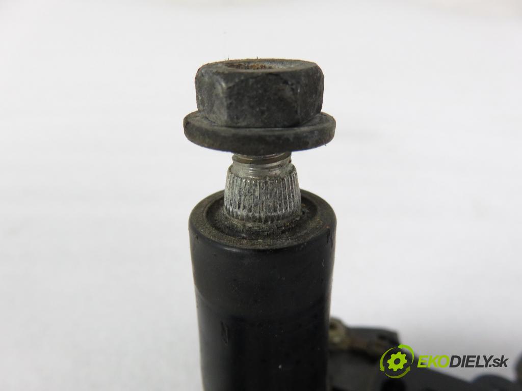 RENAULT KANGOO (KC0/1_) KOMBIVAN 2000 59,00 1.9 dTi (KC0U) - F9Q 780 1870,00 Motorček stierače zadné 7700308805 ; 0390206512
