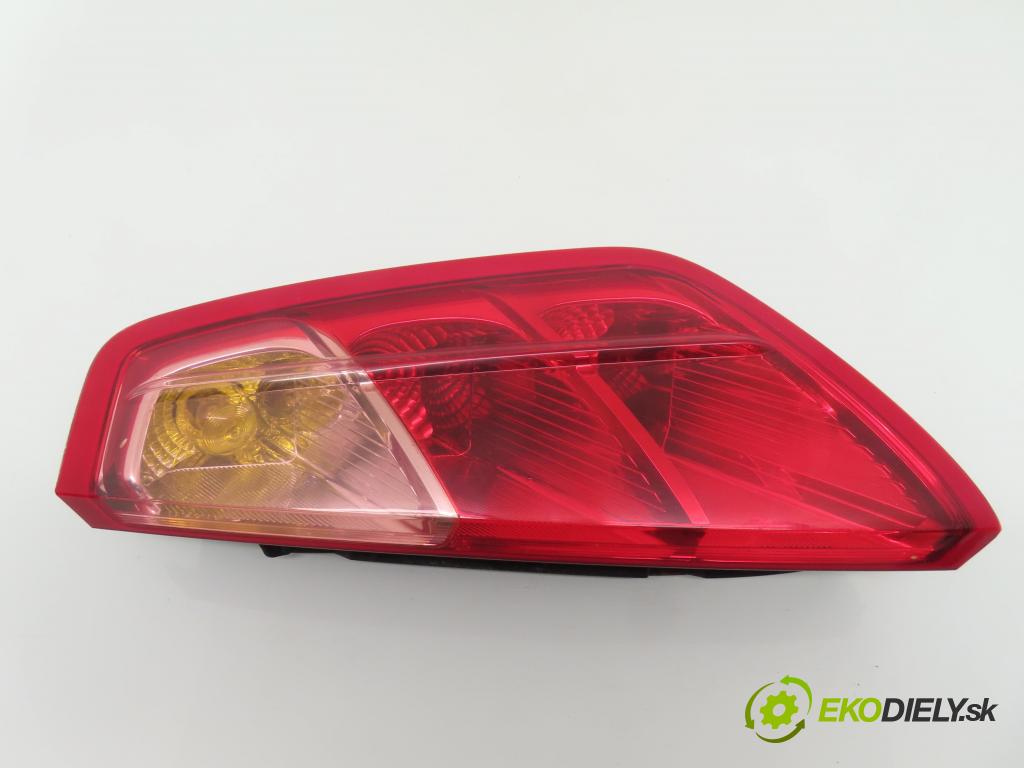 FIAT GRANDE PUNTO (199_) HB 2006 66,00 1.3 D Multijet 90 - 199 A3.000 1248,00 světlo pravé zadní 27460202 ; 51701590