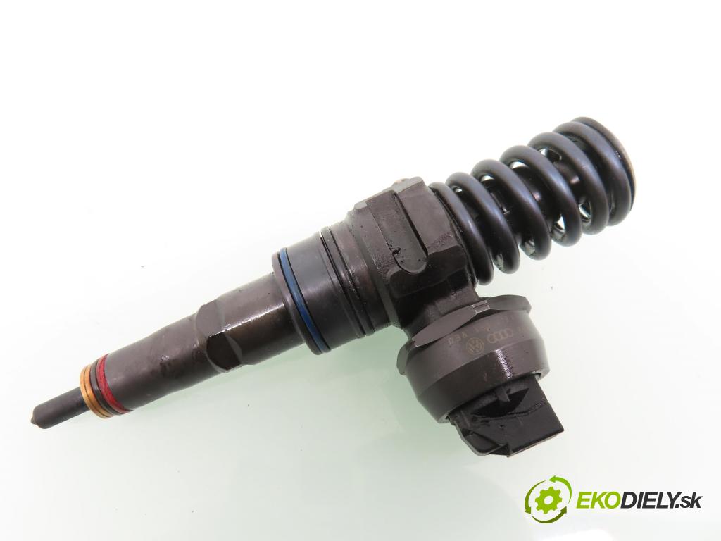 VW BORA (1J2) SEDAN 2000 85,00 1.9 TDI - AUY 1896,00 Vstrekovač 038130073AG ; 0414720215 (Vstrekovač paliva)