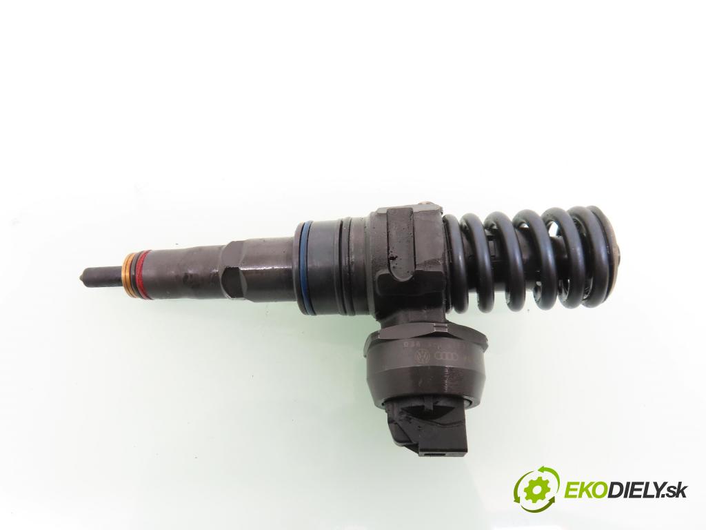 VW BORA (1J2) SEDAN 2000 85,00 1.9 TDI - AUY 1896,00 Vstrekovač 038130073AG ; 0414720215 (Vstrekovač paliva)