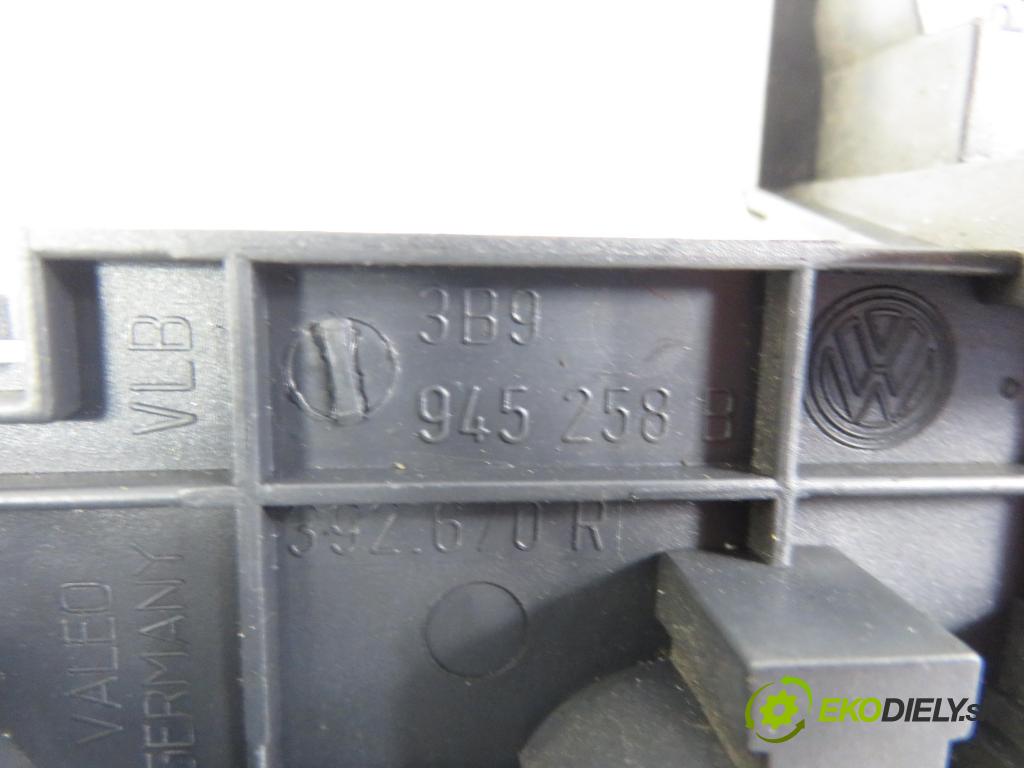 VW PASSAT B5.5 Variant (3B6) KOMBI 2000 74,00 1.9 TDI PD 101 - AVB 1896,00 vložka svetla ľavy zadné 3B9945258B