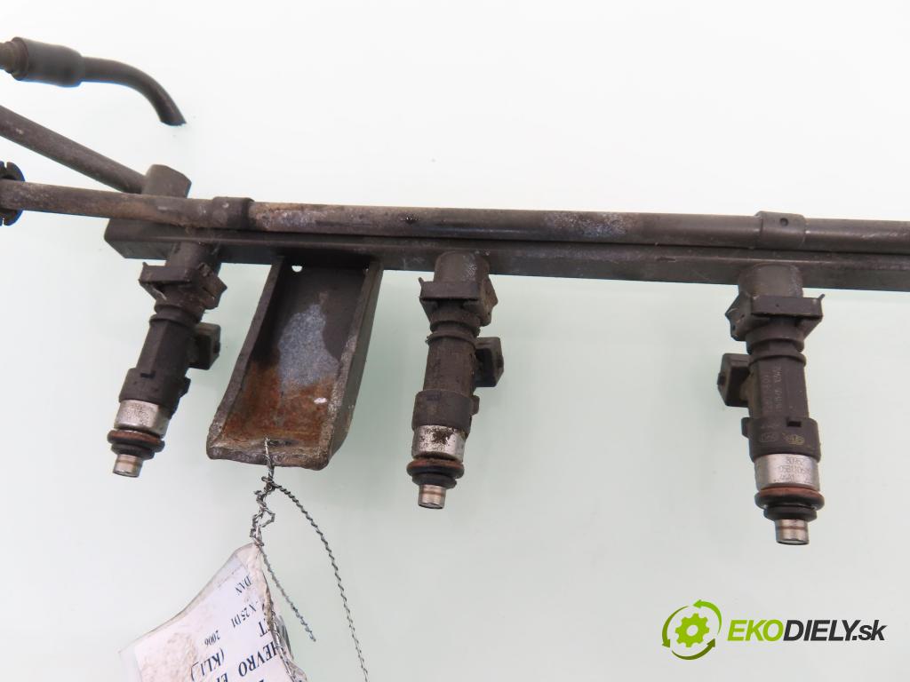 CHEVROLET EPICA (KL1_) SEDAN 2006 115,00 X 25 D1 2492,00 Lišta vstrekovacia 0280158097 (Vstrekovacia lišta)