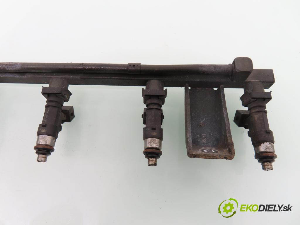 CHEVROLET EPICA (KL1_) SEDAN 2006 115,00 X 25 D1 2492,00 Lišta vstrekovacia 0280158097 (Vstrekovacia lišta)