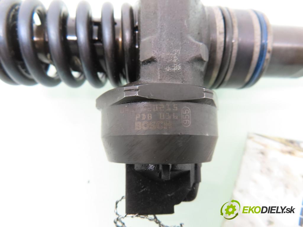 SEAT ALTEA (5P1) MINIVAN 2004 77,00 1.9 TDI PD 105 - BXE 1896,00 Vstrekovač 038130073AG ; 0414720215 (Vstrekovač paliva)