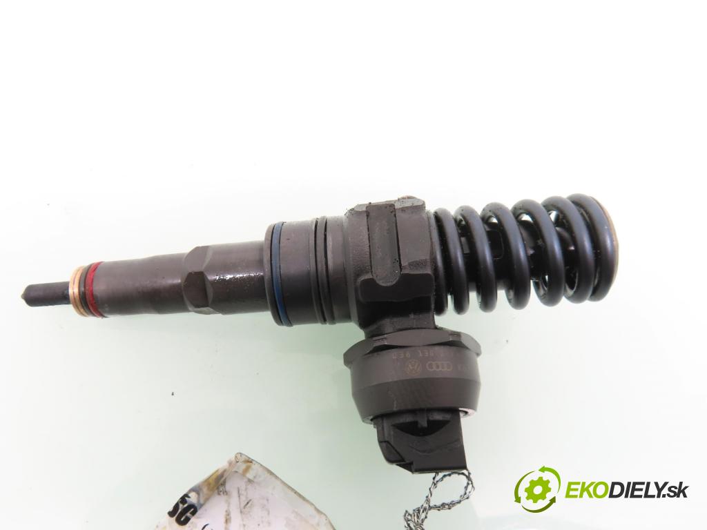 SEAT ALTEA (5P1) MINIVAN 2004 77,00 1.9 TDI PD 105 - BXE 1896,00 Vstrekovač 038130073AG ; 0414720215 (Vstrekovač paliva)