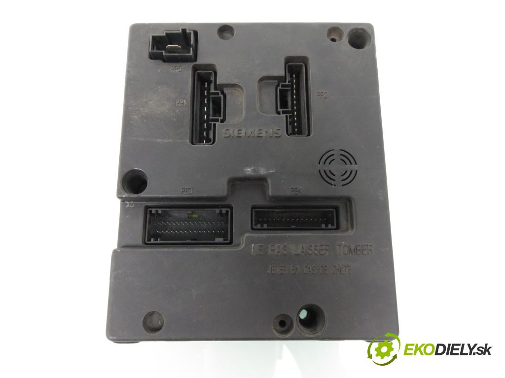 RENAULT SCENIC I (JA0/1_) MINIVAN 2000 79,00 1.6 - K4M 700 1598,00 spinačka / imobilizéra IMMO / Riadiaca jednotka 8200055730 ; S110030054C ; 8200029340A