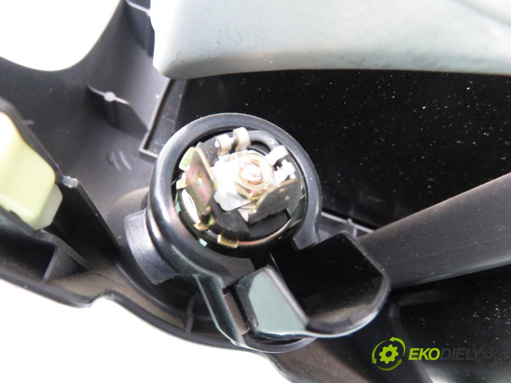 TOYOTA YARIS (_P1_) HB 1999 50,00 1.0 VVT- i 68 - 1SZ-FE 998,00 RADIO Modul 8612052012 ; 861100D020B1