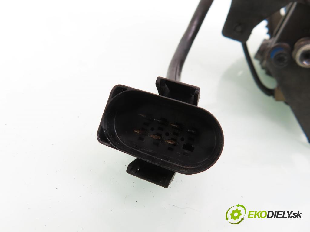 AUDI A4 (8D2, B5) SEDAN 1996 81,00 1.9 TDI - AVG 1896,00 Pumpa vstrekovacia 0460404985 ; 028130110H (Vstrekovacie čerpadlo)