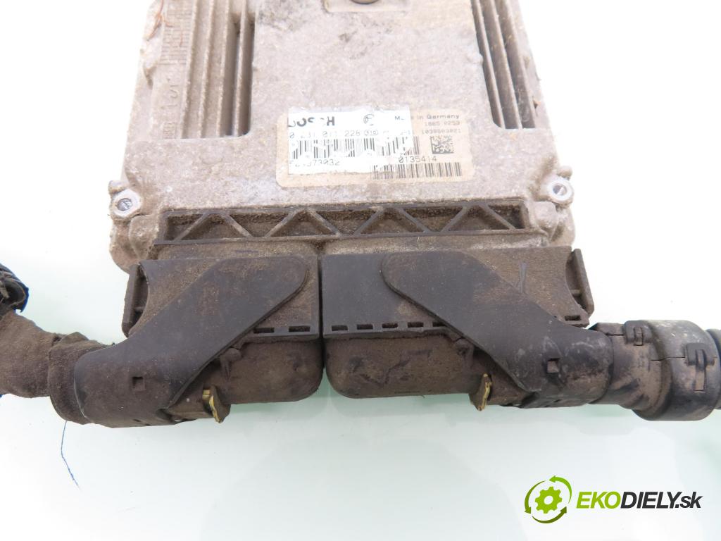 IVECO DAILY III skrzynia FURGON 2005 100,00 35 C 14, 35 S 14 - F1AE0481M 2287,00 Riadiaca jednotka Motor 0281011228 ; 504073032