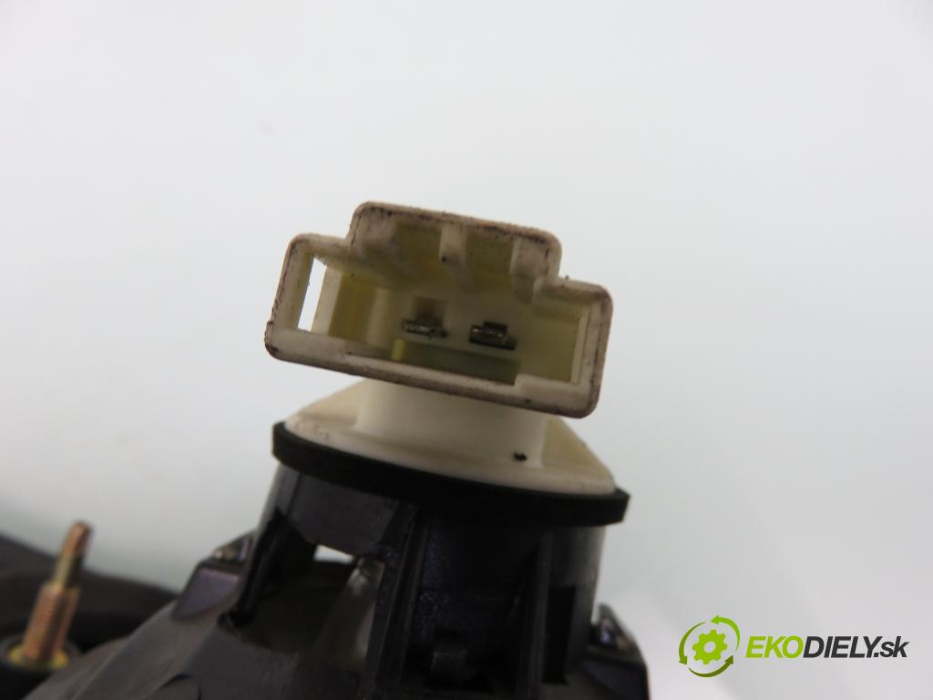 SEAT CORDOBA (6K2) SEDAN 2000 81,00 1.9 TDI - ASV 1896,00 Svetlo pravé zadné kufor 6K5945092F