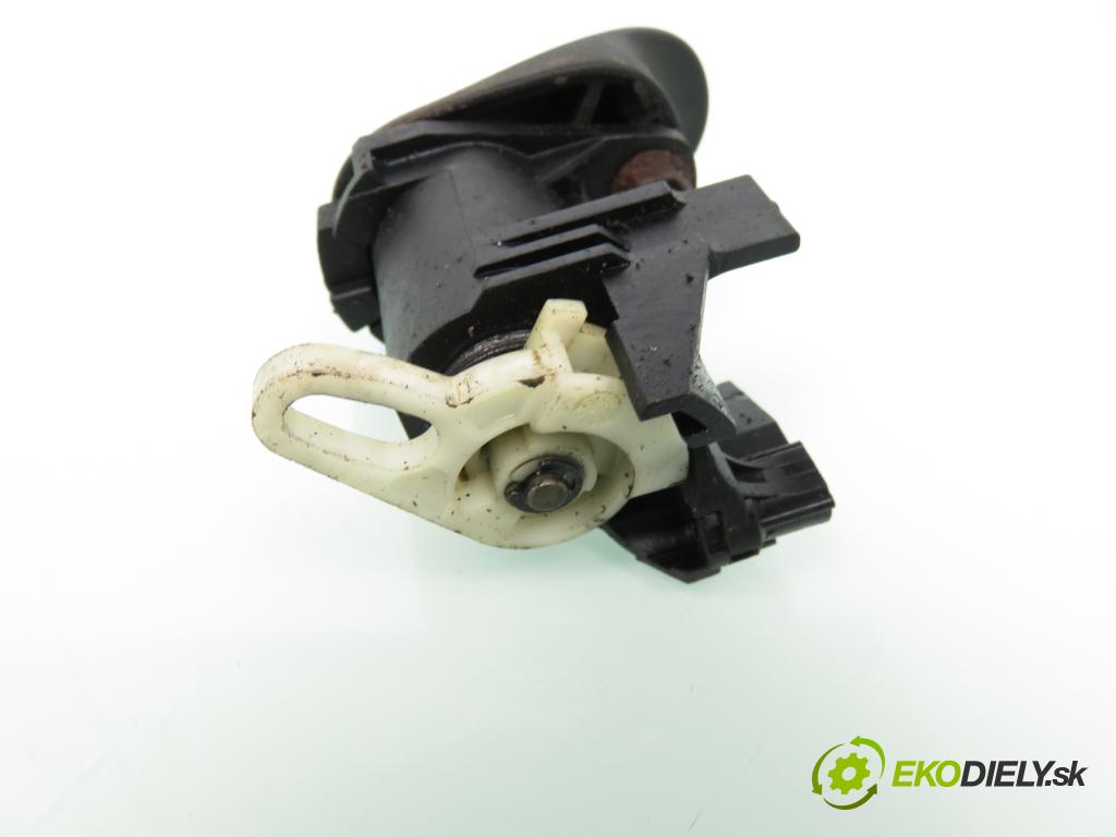 TOYOTA YARIS (_P1_) HB 2001 50,00 1.0 VVT- i 68 - 1SZ-FE 998,00 spinačka / zámky 450200D01