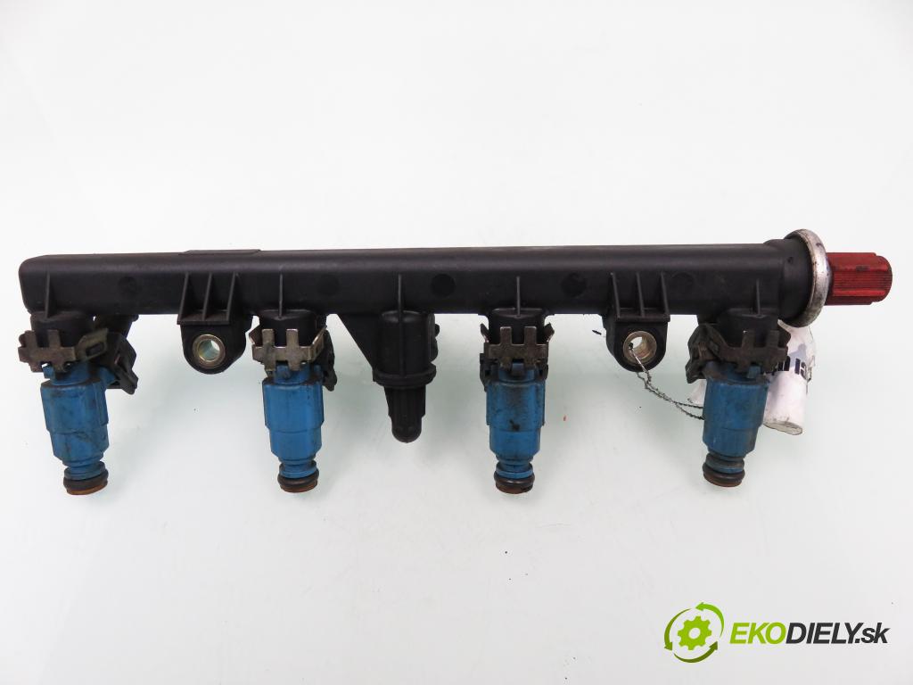 FIAT SIENA (178_) / ALBEA SEDAN 2004 59,00 1.2 - 188 A5.000 1242,00 Lišta vstrekovacia 0280151073 ; 0280155816 (Vstrekovacia lišta)