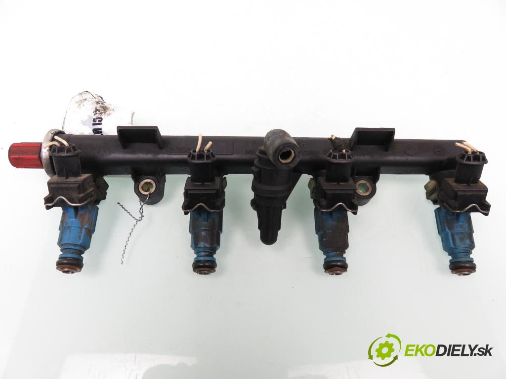 FIAT SIENA (178_) / ALBEA SEDAN 2004 59,00 1.2 - 188 A5.000 1242,00 Lišta vstrekovacia 0280151073 ; 0280155816 (Vstrekovacia lišta)