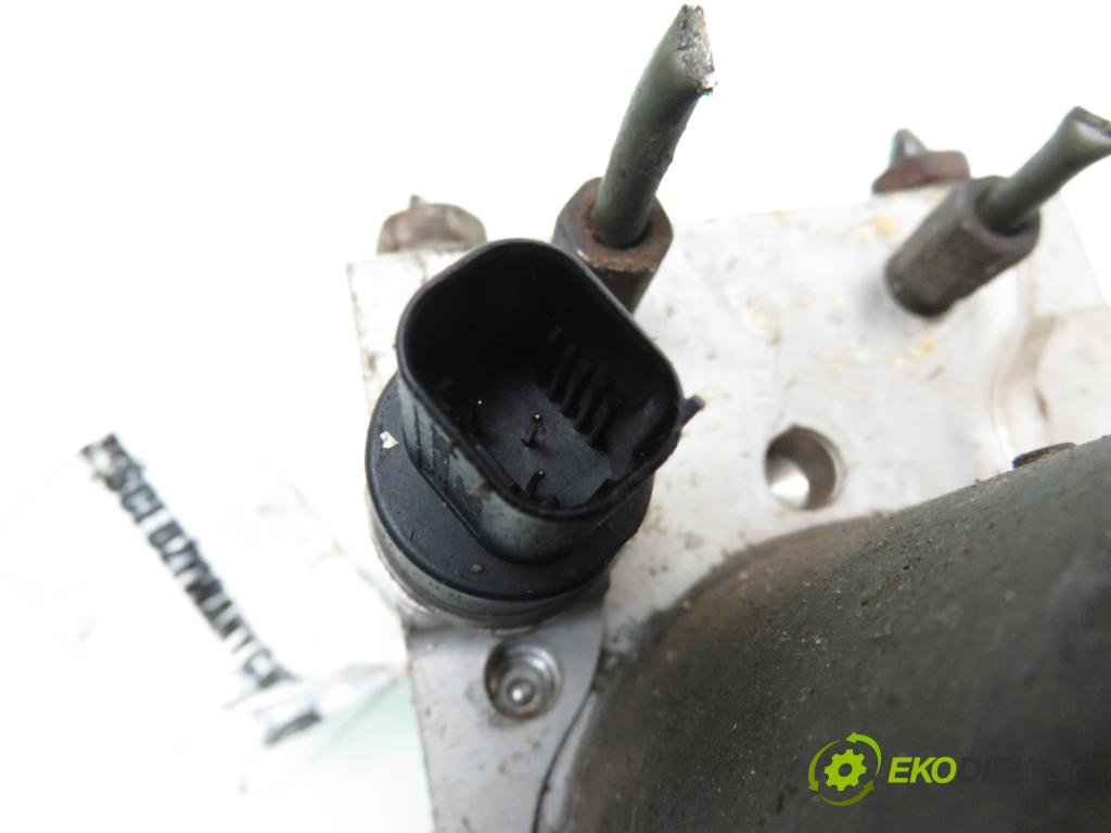 TOYOTA COROLLA (_E12_) HB 2002 81,00 1.6 VVT-i (ZZE121_) - 3ZZ-FE 1598,00 Pumpa ABS 0265950118 ; 0265225262 (Pumpa ABS)