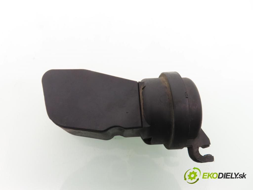 AUDI A4 (8D2, B5) KOMBI 1997 92,00 1.8 - ADR 1781,00 VENTIL: VAKUUM: