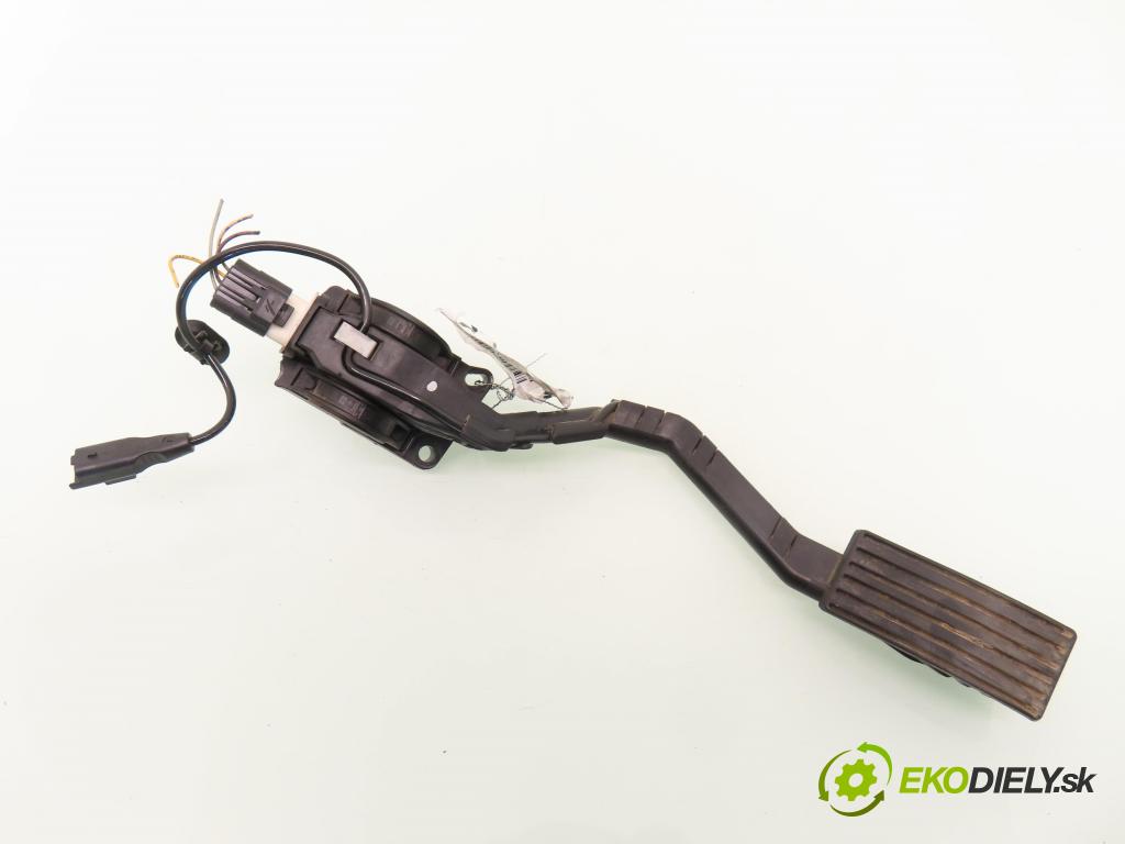 PEUGEOT 407 (6D_) SEDAN 2006 80,00 1.6 HDi 110 - 9HZ (DV6TED4) 1560,00 Potenciometer plynu 9650341780 ; 0280755012 (Potenciometer plynového pedálu)