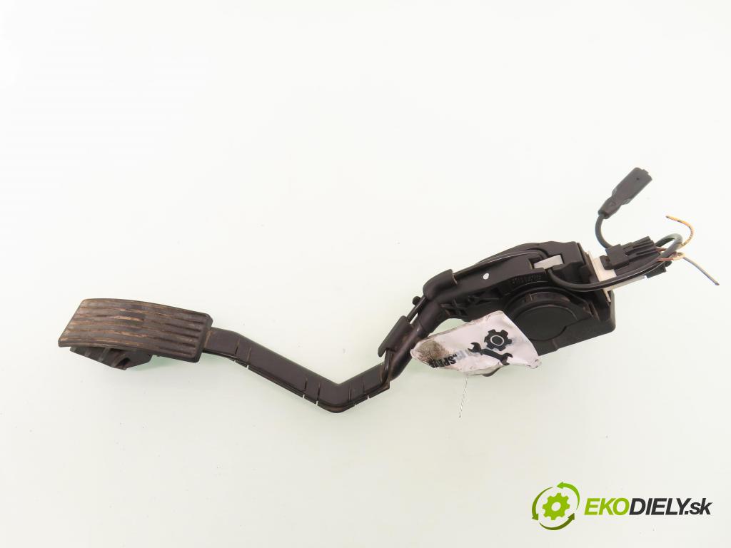 PEUGEOT 407 (6D_) SEDAN 2006 80,00 1.6 HDi 110 - 9HZ (DV6TED4) 1560,00 Potenciometer plynu 9650341780 ; 0280755012 (Potenciometer plynového pedálu)