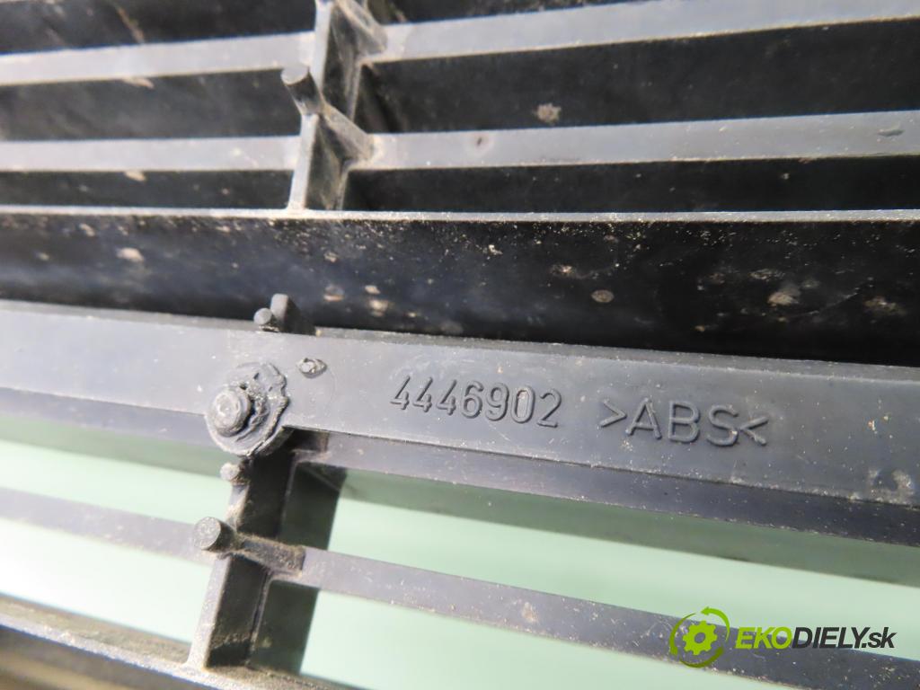 SAAB 900 II LIFTBACK 1995 136,00 2.0 -16 Turbo 185 - B204L 1985,00 mřížka / maska 4446902 ; 9086422