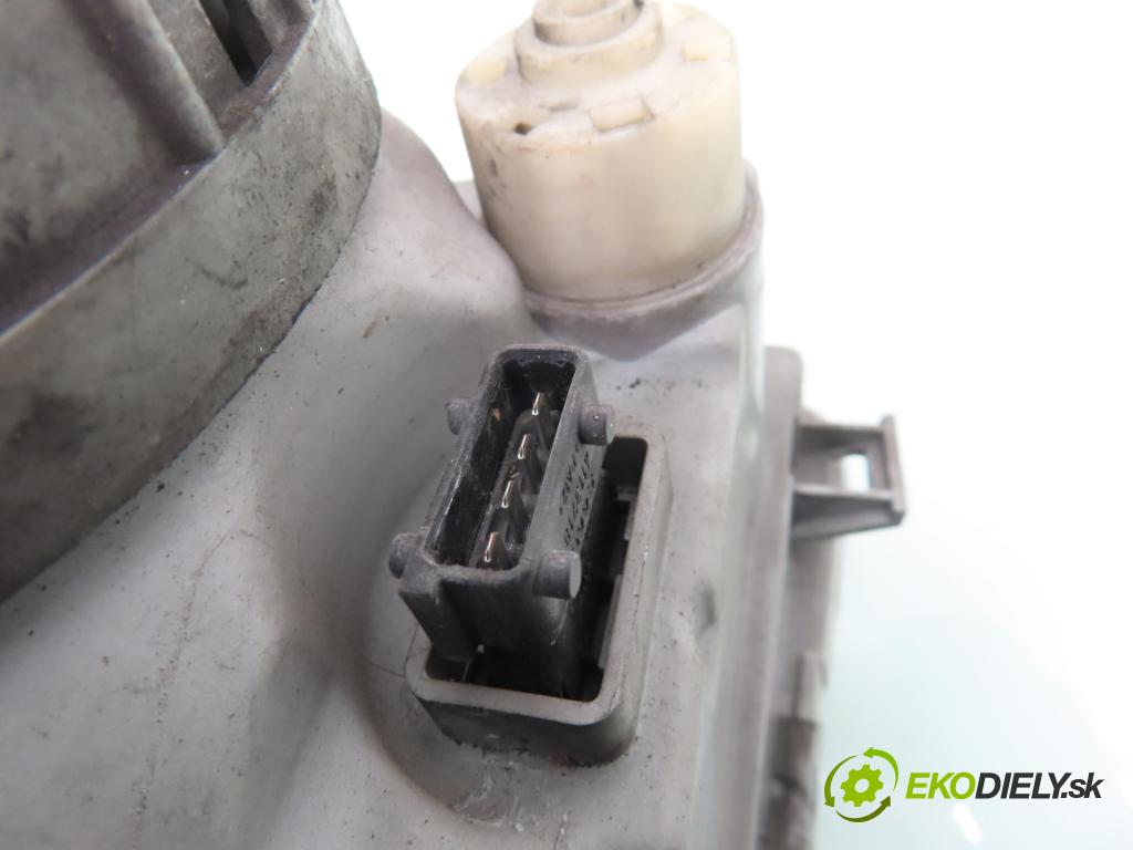 SAAB 900 II LIFTBACK 1995 136,00 2.0 -16 Turbo 185 - B204L 1985,00 Svetlo PP 13939000