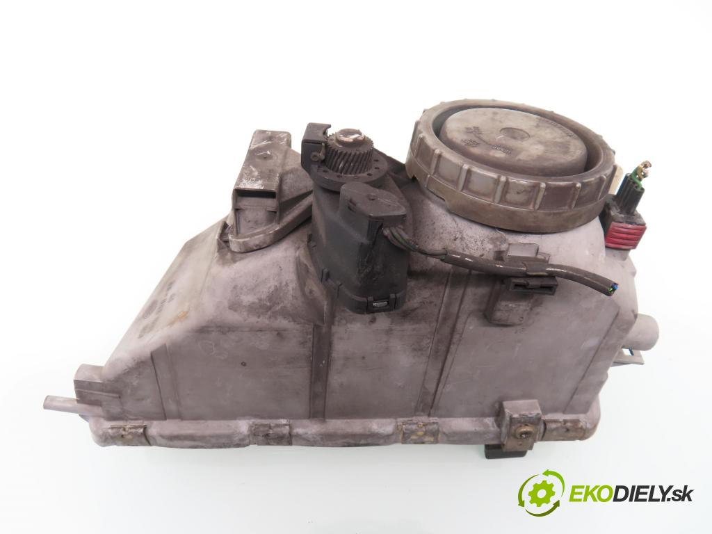 SAAB 900 II LIFTBACK 1995 136,00 2.0 -16 Turbo 185 - B204L 1985,00 Svetlo PP 13939000