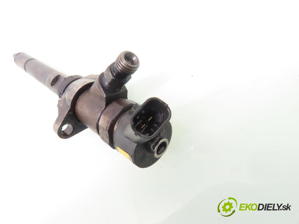 CITROEN C4 I (LC_) HB 2005 80,00 1.6 HDi - 9HY (DV6TED4) 1560,00 vstrekovač 0445110239 (Vstrekovač paliva)