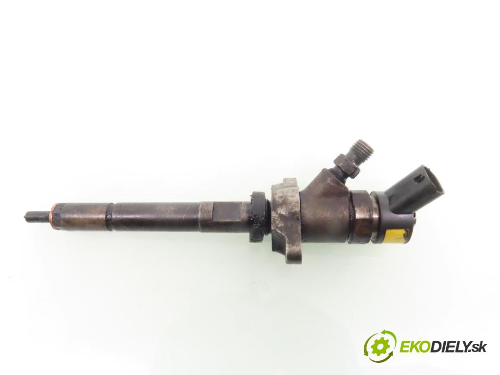 CITROEN C4 I (LC_) HB 2005 80,00 1.6 HDi - 9HY (DV6TED4) 1560,00 vstrekovač 0445110239 (Vstrekovač paliva)