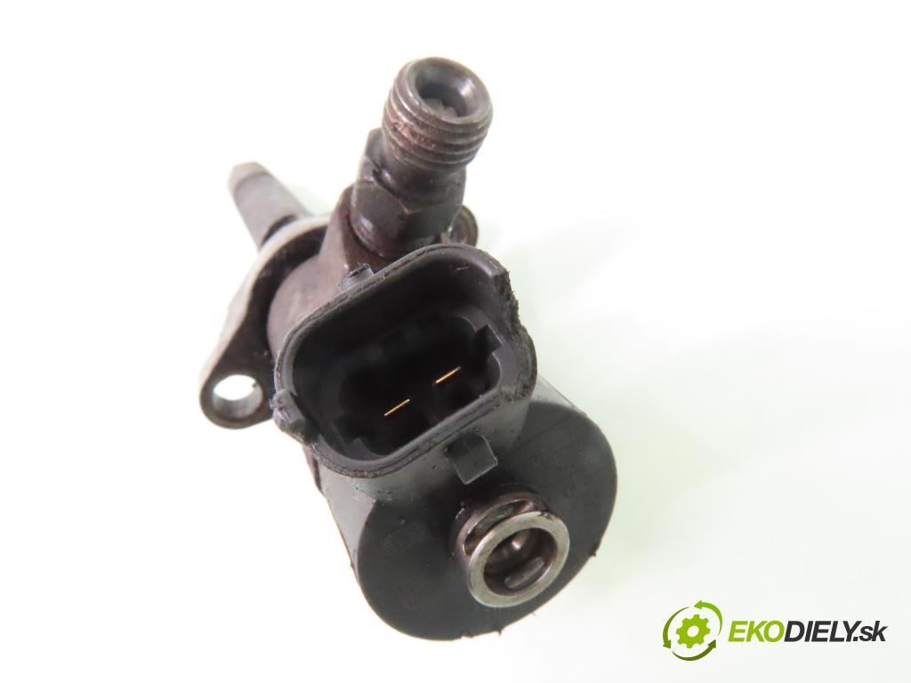 CITROEN C4 I (LC_) HB 2005 80,00 1.6 HDi - 9HY (DV6TED4) 1560,00 vstrekovač 0445110239 (Vstrekovač paliva)