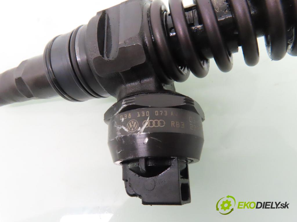 VW PASSAT B5.5 Variant (3B6) KOMBI 2003 74,00 1.9 TDI PD 101 - AVB 1896,00 Vstrekovač 038130073AJ ; 0414720037 (Vstrekovač paliva)