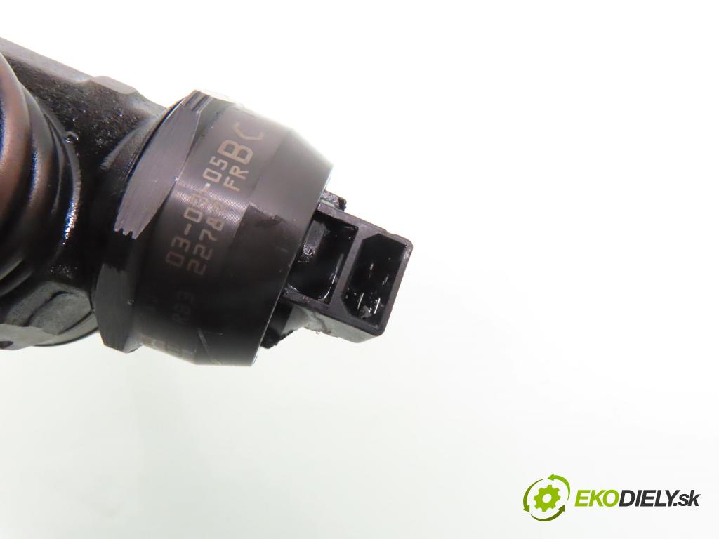 VW PASSAT B5.5 Variant (3B6) KOMBI 2003 74,00 1.9 TDI PD 101 - AVB 1896,00 Vstrekovač 038130073AJ ; 0414720037 (Vstrekovač paliva)