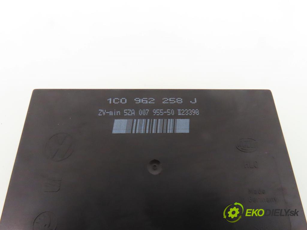 VW GOLF IV (1J1) HB 1998 50,00 1.9 SDI 68 - AQM 1896,00 MODUL komfortu 1C0962258J