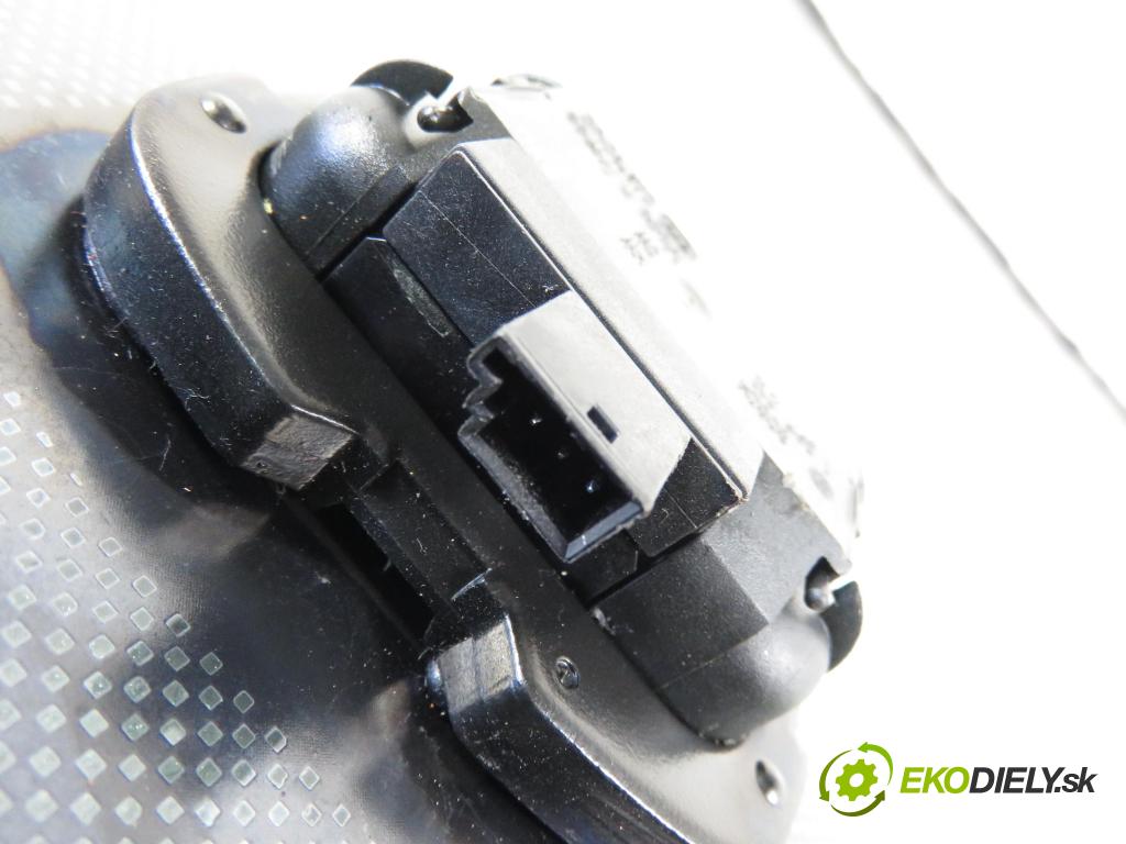 VW PASSAT B6 Variant (3C5) KOMBI 2005 103,00 2.0 TDI 16V - BKP 1968,00 okno PŘEDNÍ 1K0955559T