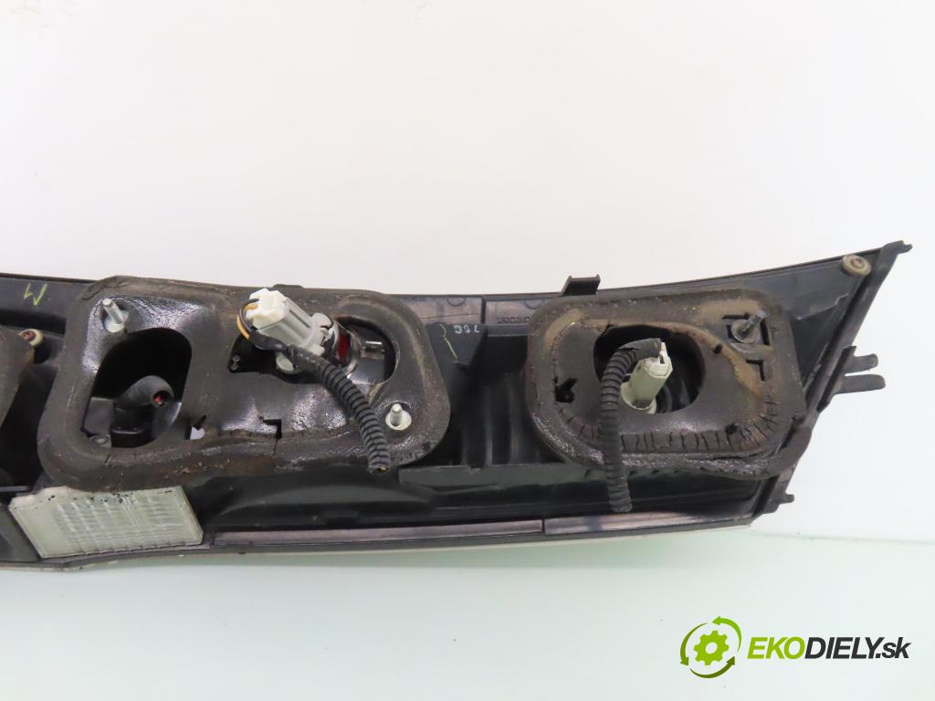 HONDA CIVIC VIII (FN, FK) HB 2008 61,00 1.4 (FK1) - L13A7 1339,00 zadní část - čelo dveří kufr 13216721