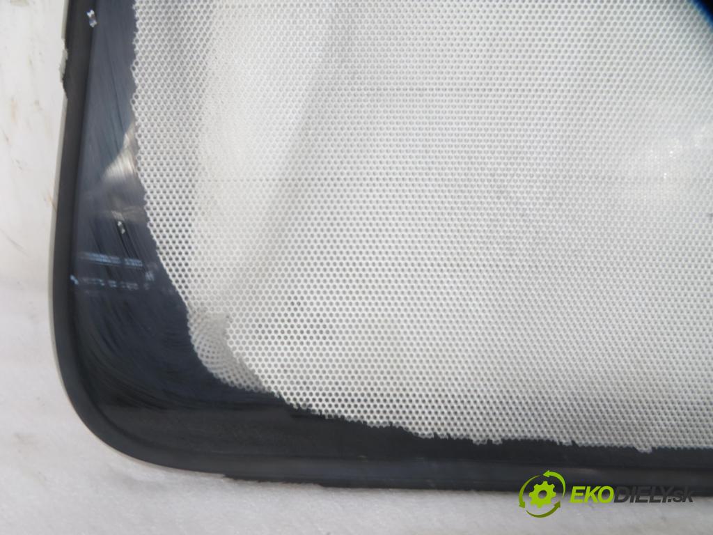 VW TRANSPORTER IV Skrzynia (70XA) FURGON 1996 50,00 1.9 TD 68 - ABL 1896,00 okno BRÁNKY levá strana