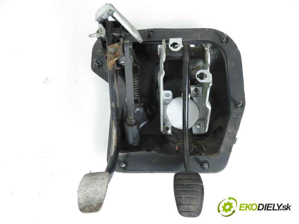 OPEL VIVARO A Skrzynia (X83) FURGON 2003 74,00 1.9 DTI 101 - F9Q 760 1870,00 přeložení 8200174530 ; 8200003516 ; 510002511