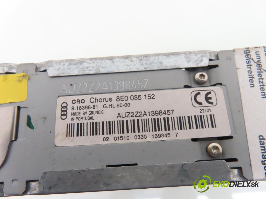 AUDI A4 (8E2, B6) SEDAN 2001 96,00 2.0 20V 130 - ALT 1984,00 RADIO modul 8E0035152