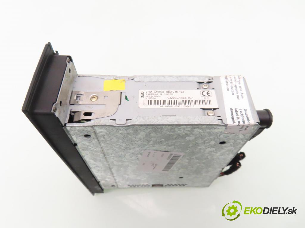AUDI A4 (8E2, B6) SEDAN 2001 96,00 2.0 20V 130 - ALT 1984,00 RADIO modul 8E0035152