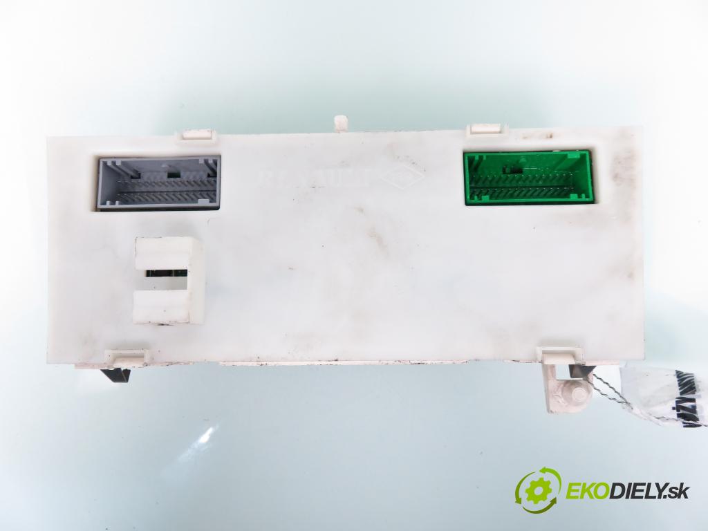RENAULT LAGUNA II (BG0/1_) LIFTBACK 2003 88,00 1.8 16V (BG06, BG0J, BG0M) - F4P 774 1783,00 Panel topení KLIMATRONIK 8200264424