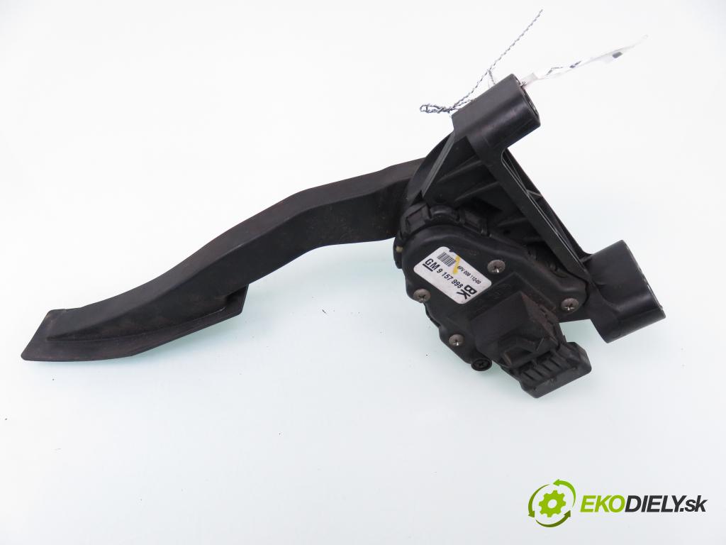 OPEL ASTRA H (A04) HB 2005 74,00 1.7 CDTI 100 - Z 17 DTH 1686,00 Potenciometer plynu 9157998BK ; 6PV00811200 (Potenciometer plynového pedálu)