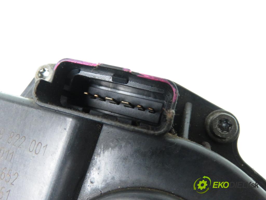 RENAULT LAGUNA II (BG0/1_) LIFTBACK 2003 88,00 1.8 16V (BG06, BG0J, BG0M) - F4P 774 1783,00 Škrtiaca klapka 8200063652 ; 8200123061 (Škrtiaca klapka)