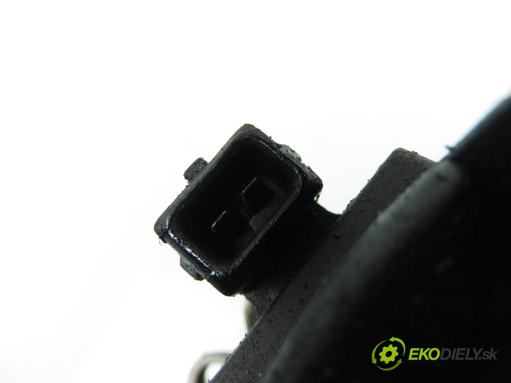 VW GOLF IV (1J1) HB 1999 74,00 1.6 - AKL 1595,00 Alternátor 037903025C ; 0123320004 (Alternátor)