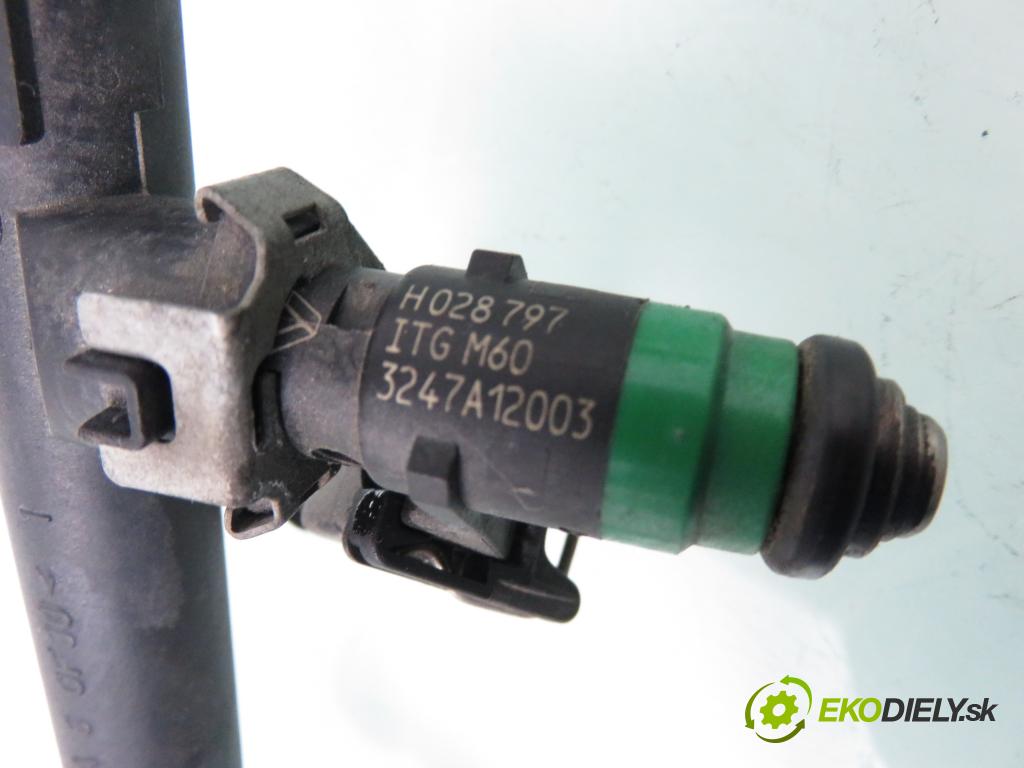 RENAULT LAGUNA II (BG0/1_) LIFTBACK 2003 88,00 1.8 16V (BG06, BG0J, BG0M) - F4P 774 1783,00 Lišta vstrekovacia 7700107405 ; 7700112777 ; H028797 (Vstrekovacia lišta)