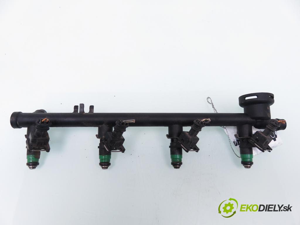 RENAULT LAGUNA II (BG0/1_) LIFTBACK 2003 88,00 1.8 16V (BG06, BG0J, BG0M) - F4P 774 1783,00 Lišta vstrekovacia 7700107405 ; 7700112777 ; H028797 (Vstrekovacia lišta)