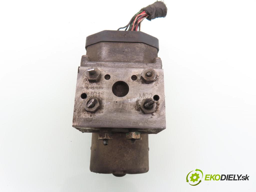 FORD TRANSIT Furgon (FA_ _) FURGON 2002 66,00 2.4 DI (FAA_, FAB_, FAC_, FAD_) - D2FA 2402,00 Pumpa ABS YC152C285CE ; 0265220486 (Pumpa ABS)