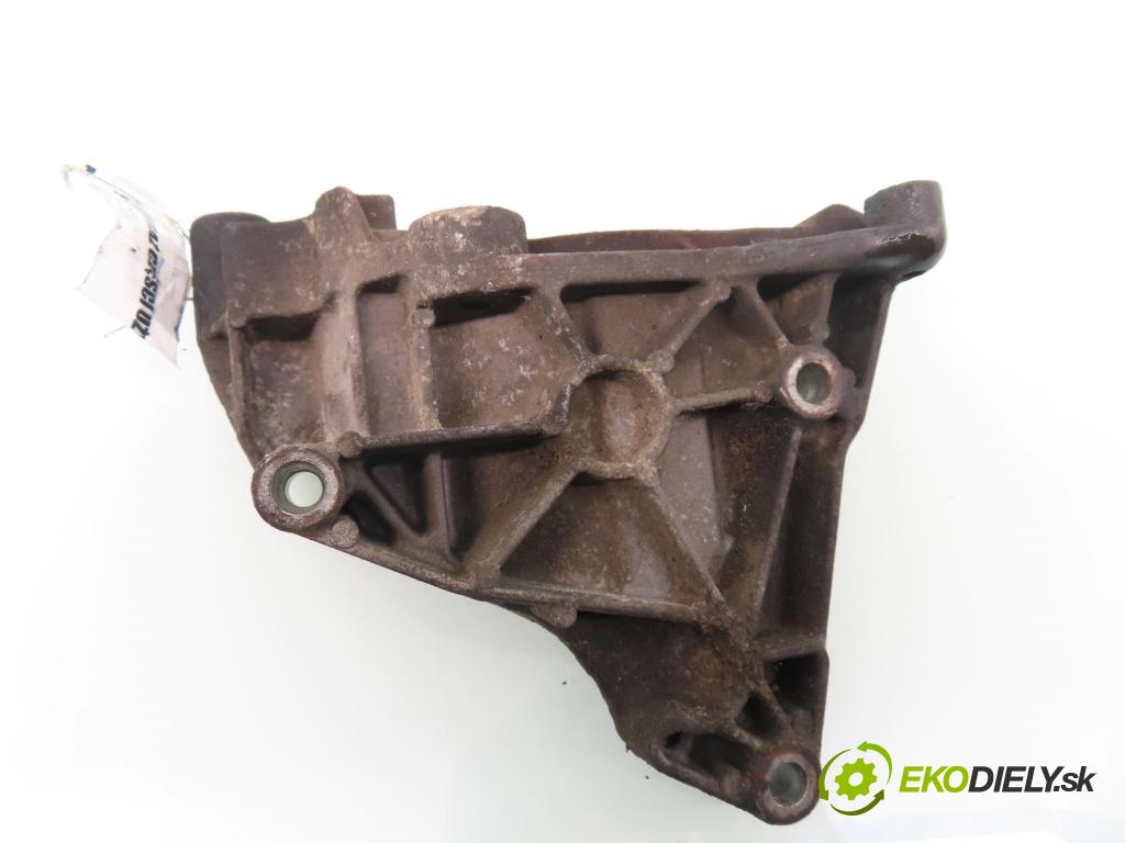 OPEL VECTRA C GTS (Z02) HB 2003 92,00 2.2 DTI 16V 125 - Y 22 DTR 2172,00 Uchytenie alternátora 24401737