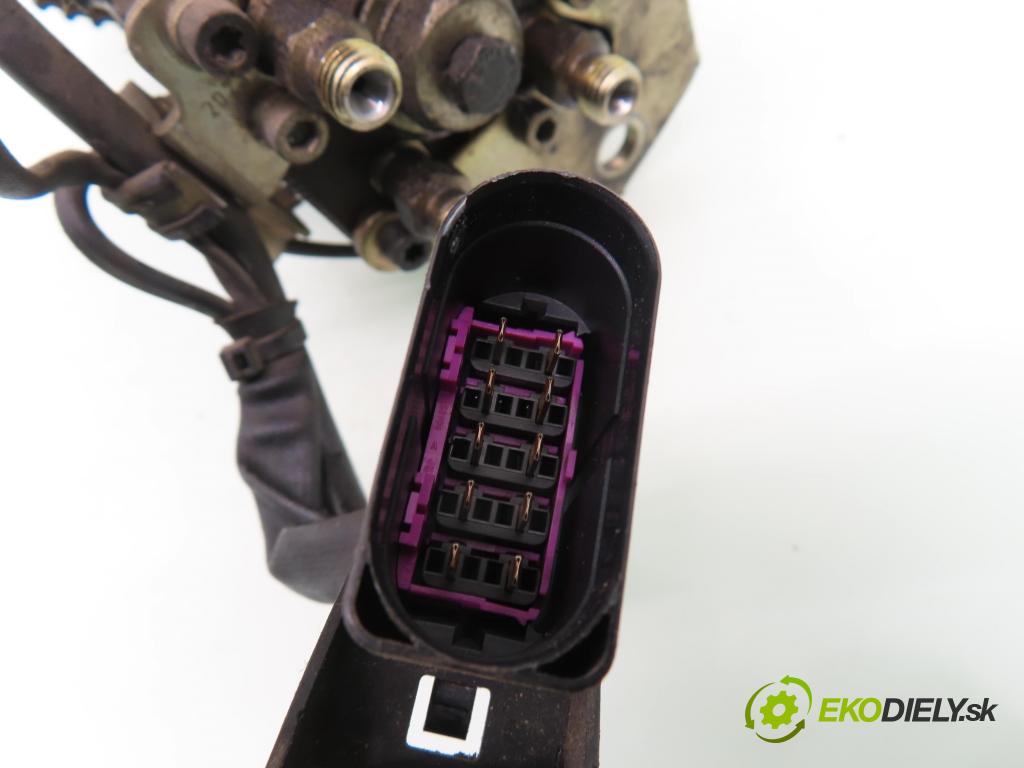 VW BORA (1J2) SEDAN 2001 81,00 1.9 TDI - AHF 1896,00 Pumpa vstrekovacia 0460404977 ; 038130107D (Vstrekovacie čerpadlo)