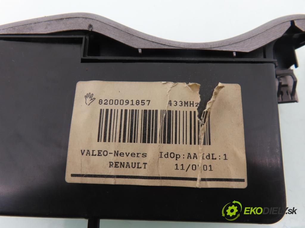 RENAULT LAGUNA II (BG0/1_) LIFTBACK 2001 79,00 1.6 16V (BG0A, BG0L) - K4M 714 1598,00 CZYTNIK KARTY: 8200091857