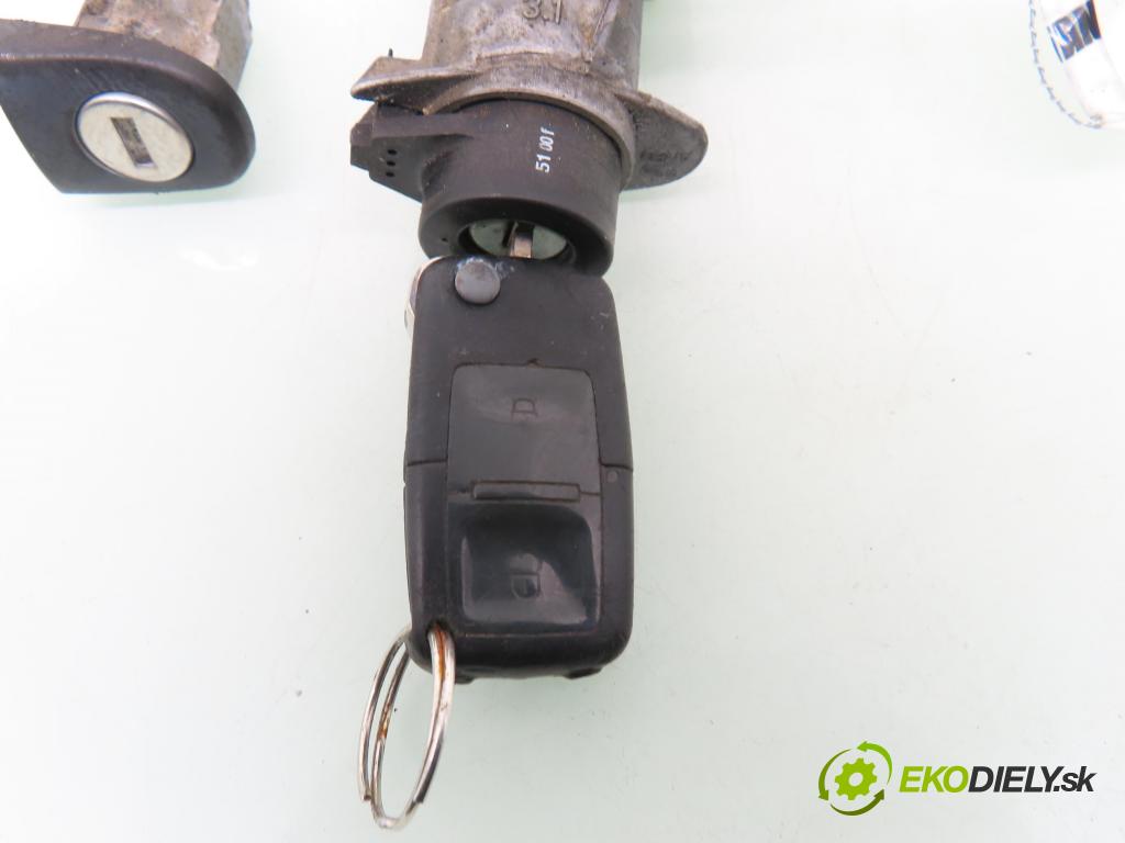 VW BORA (1J2) SEDAN 2001 81,00 1.9 TDI - AHF 1896,00 spínačka / VLOŽKY 4B0906851C